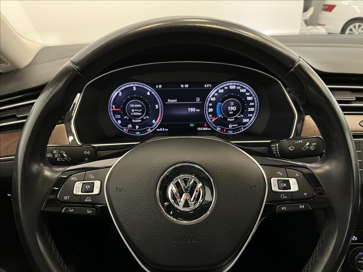 Volkswagen Passat Sedan / Limuzína 2,0 l 176 kw