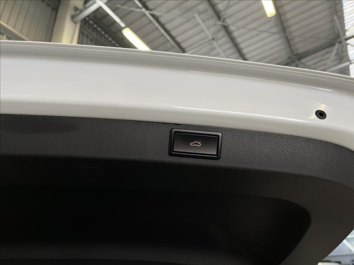 Škoda Karoq SUV / Terénní 1,5 l 110 kw