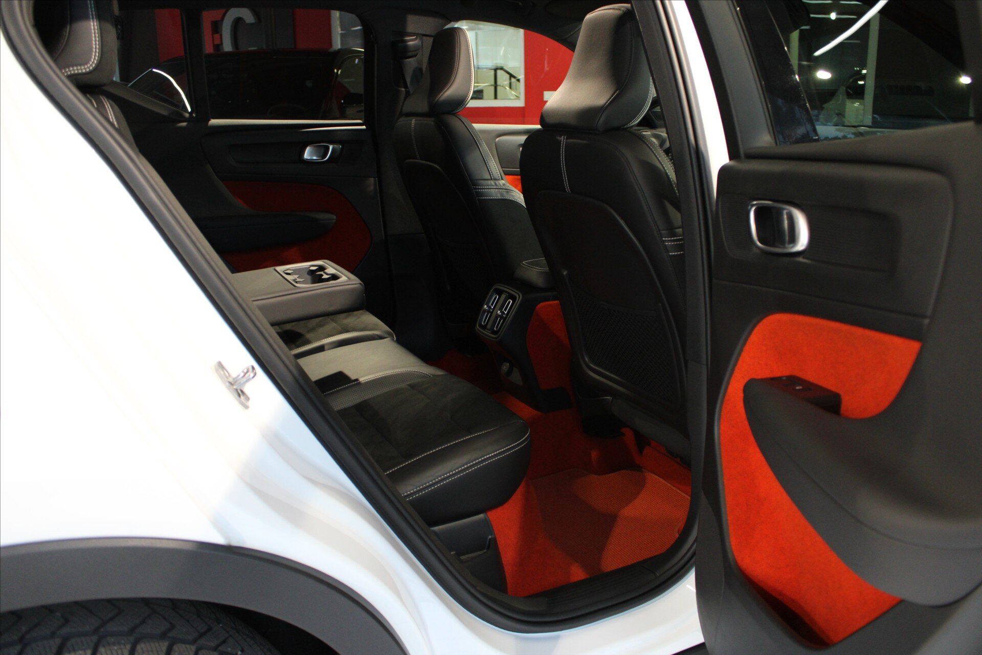 Volvo XC40 SUV / Terénní 2,0 l 140 kw