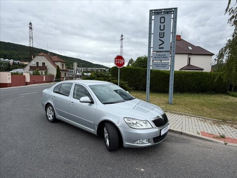 Škoda Octavia Sedan / Limuzína 1,6 l 77 kw