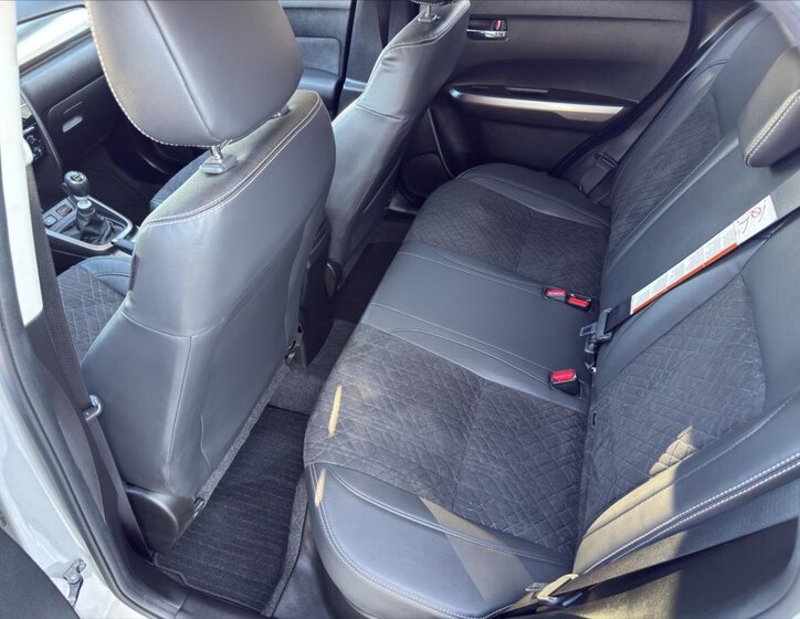 Suzuki Vitara SUV / Terénní 1,4 l 95 kw