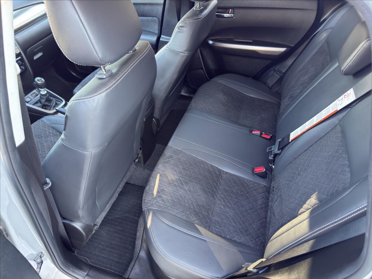 Suzuki Vitara SUV / Terénní 1,4 l 95 kw