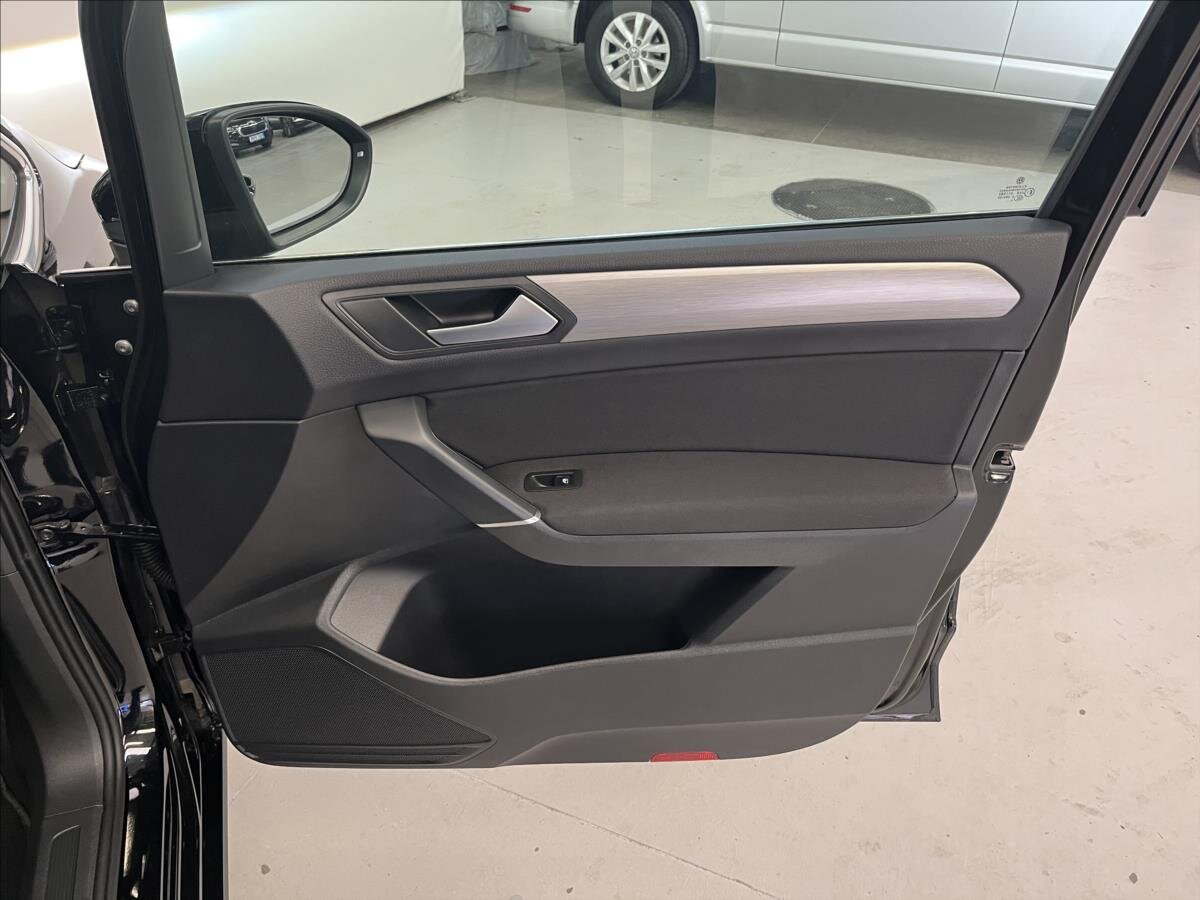 Volkswagen Touran MPV 1,5 l 110 kw
