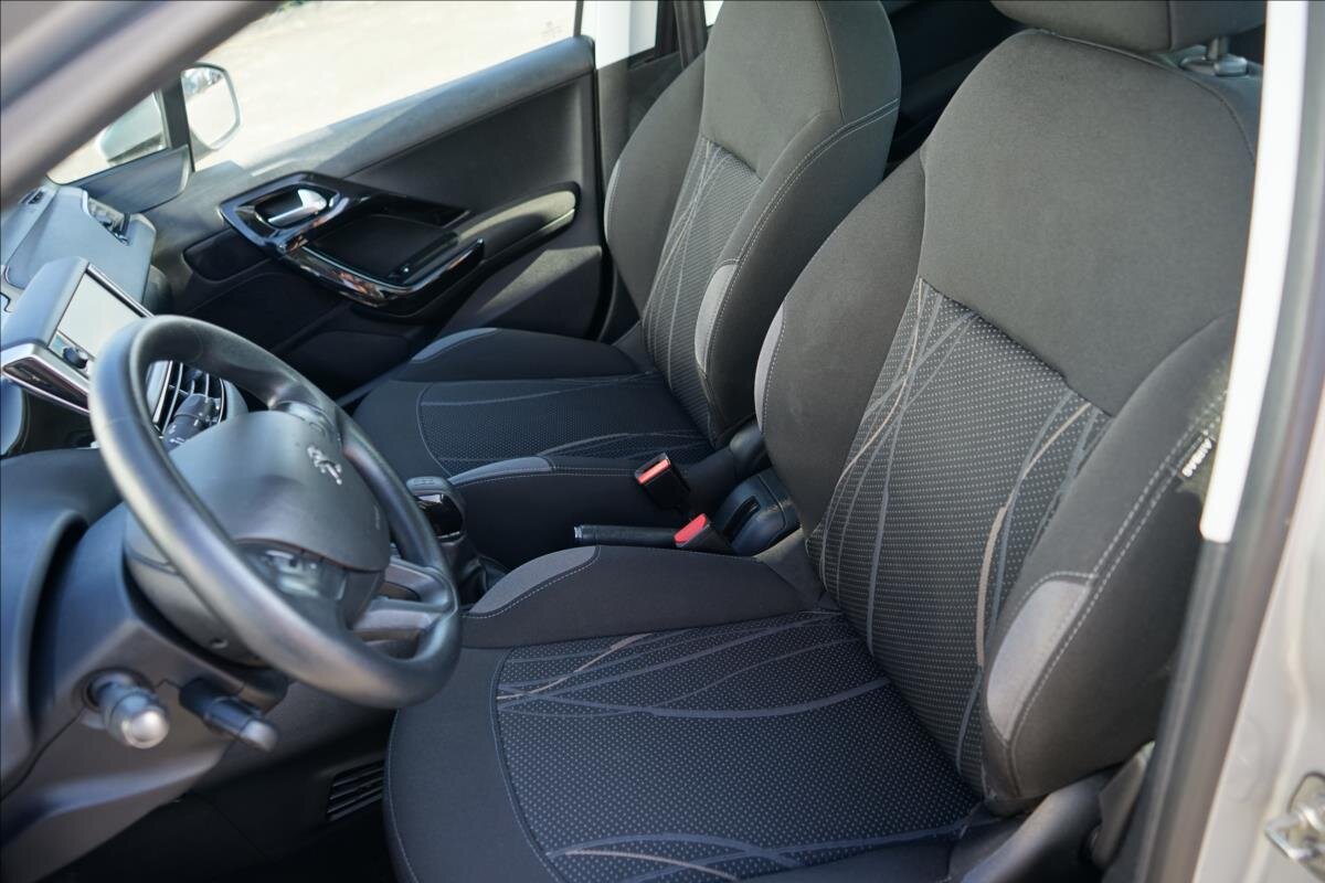 Peugeot 208 Hatchback 1,2 l 60 kw