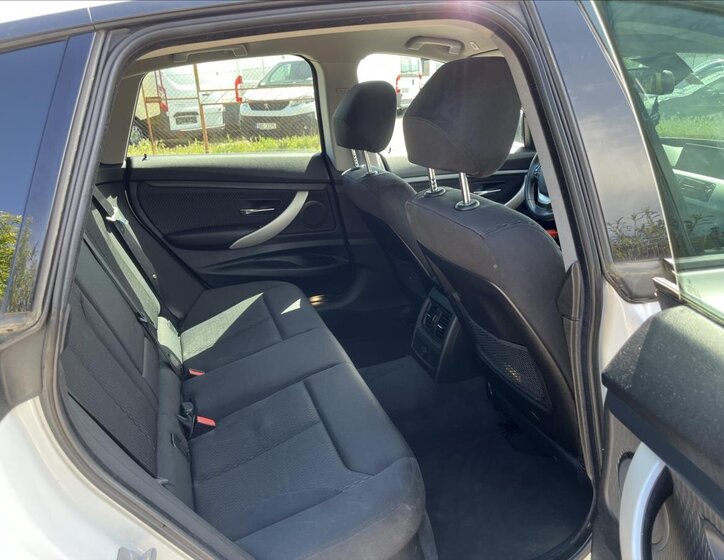 BMW Řada 3 Sedan / Limuzína 2,0 l 135 kw