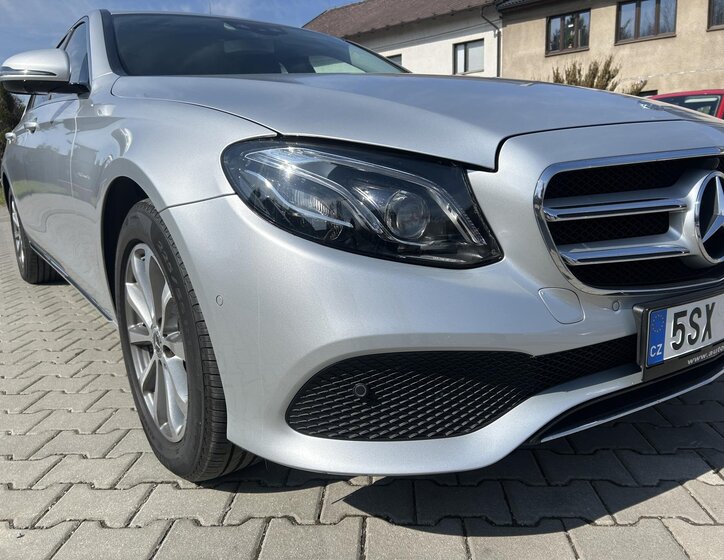 Mercedes-Benz Třídy E Sedan / Limuzína 3,0 l 190 kw