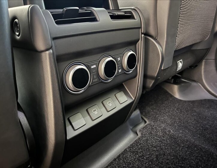 Land Rover Defender SUV 3,0 l 221 kw