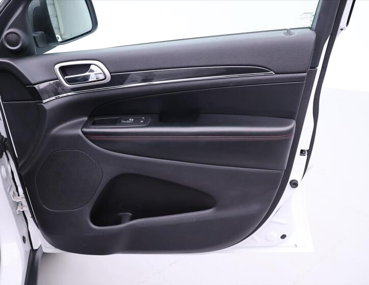 Jeep Grand Cherokee 13