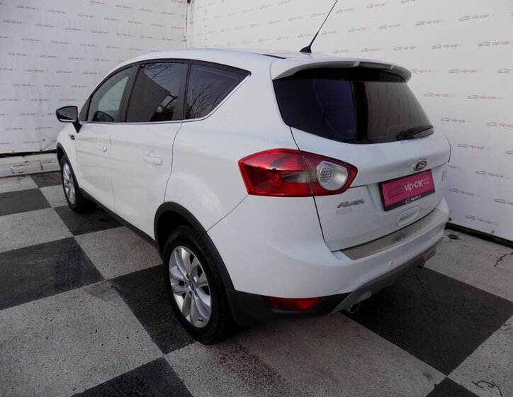 Ford Kuga SUV / Terénní 2,0 l 120 kw