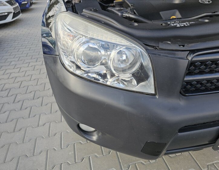 Toyota RAV4 Kombi 2,2 l 100 kw