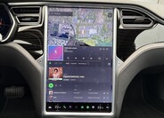Tesla Model S 11