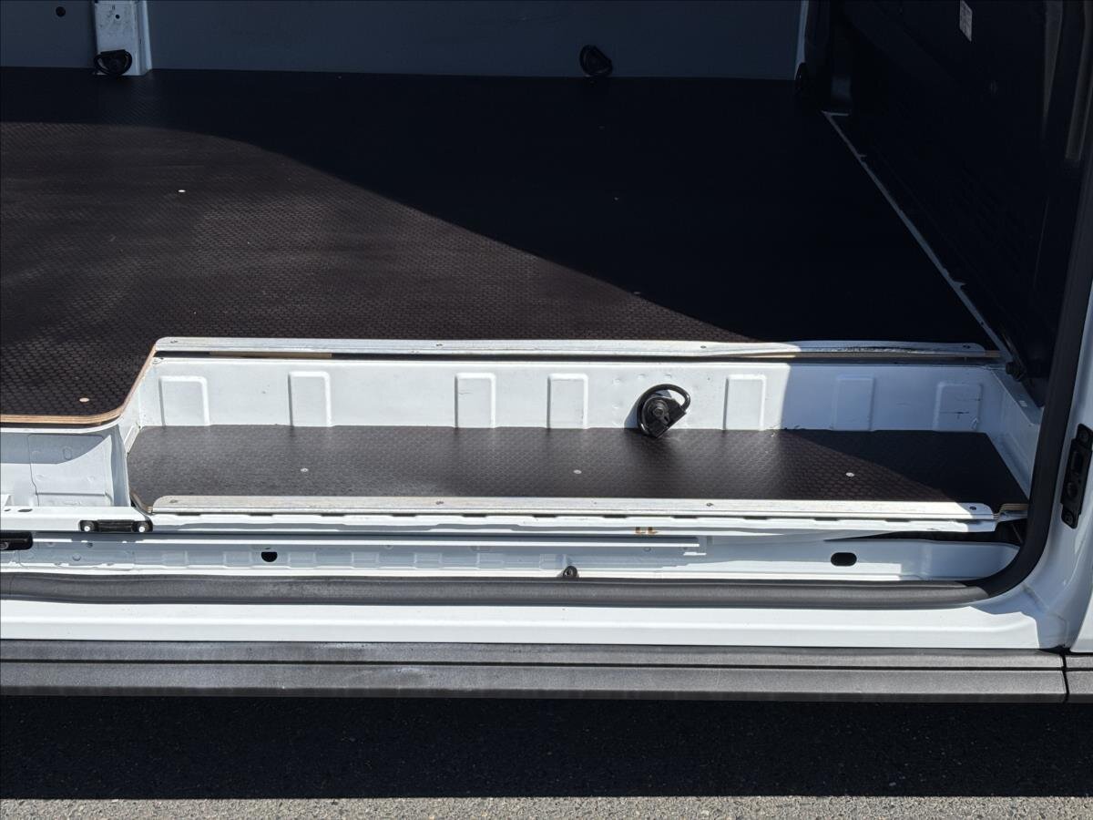Ford Transit Skříň 2,0 l 96 kw