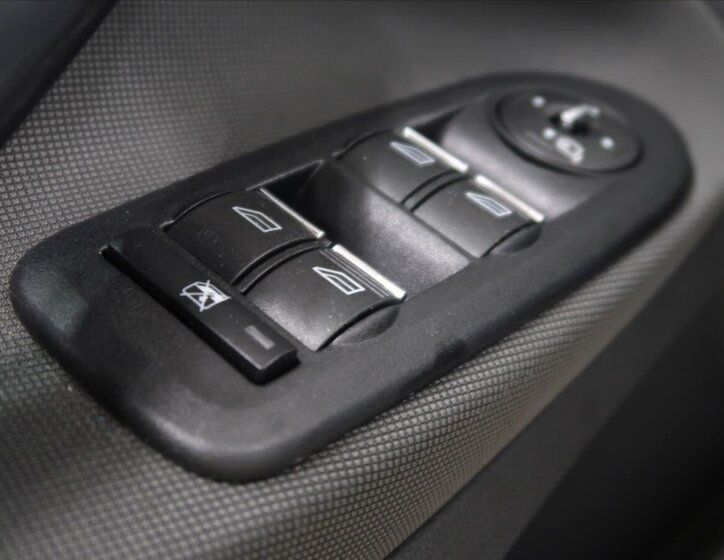 Ford Kuga SUV / Terénní 2,0 l 103 kw