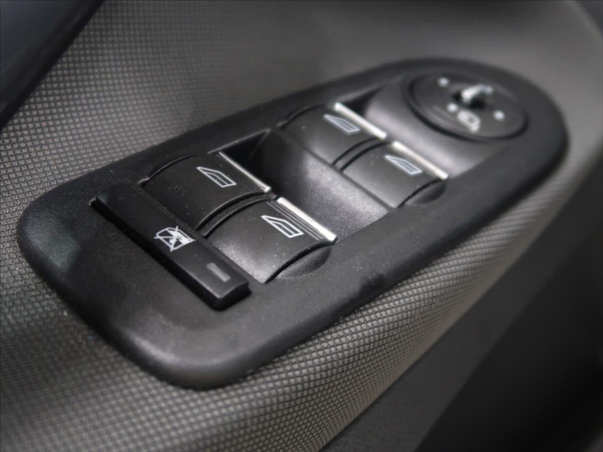 Ford Kuga SUV / Terénní 2,0 l 103 kw