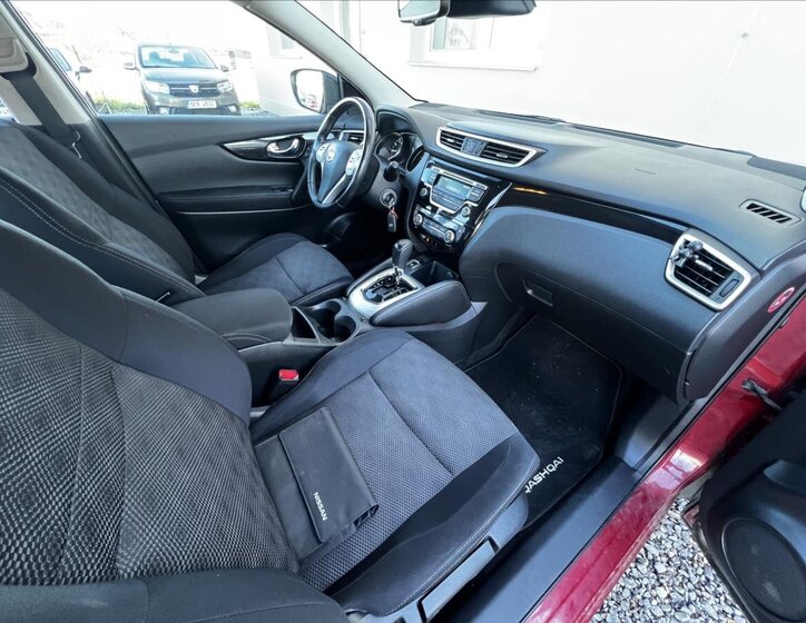 Nissan Qashqai SUV / Terénní 1,2 l 85 kw