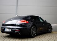 Porsche Panamera 5