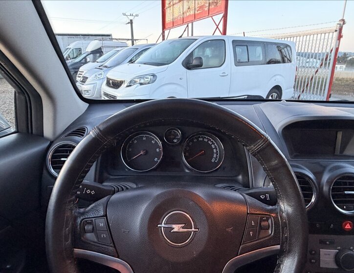 Opel Antara 11