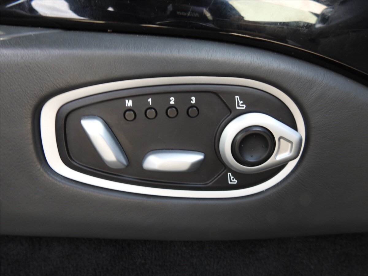 Aston Martin Vantage Kupé 4,0 l 375 kw