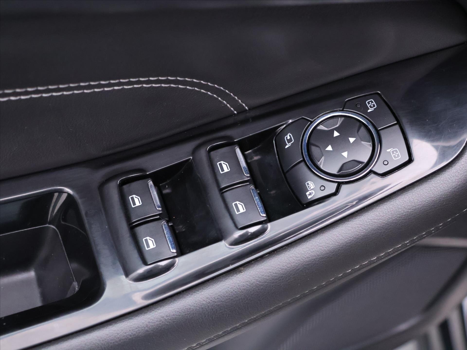 Ford S-MAX MPV 2,0 l 110 kw