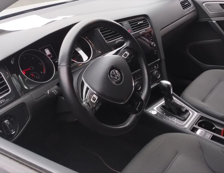 Volkswagen Golf Kombi 2,0 l 110 kw