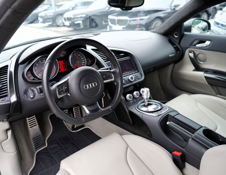 Audi R8 Kupé 4,2 l 309 kw