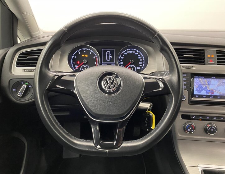 Volkswagen Golf 10