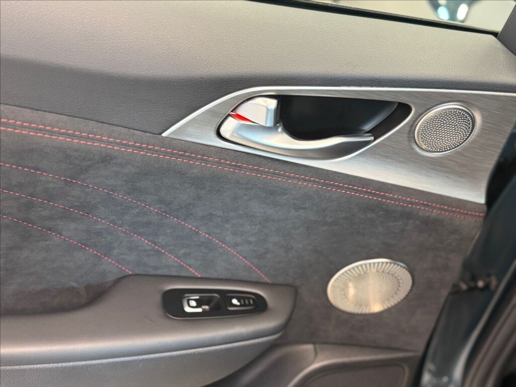 KIA Stinger Liftback 3,3 l 269 kw