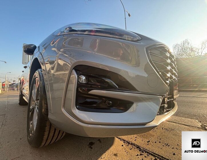 Ford Kuga SUV / Terénní 1,5 l 88 kw