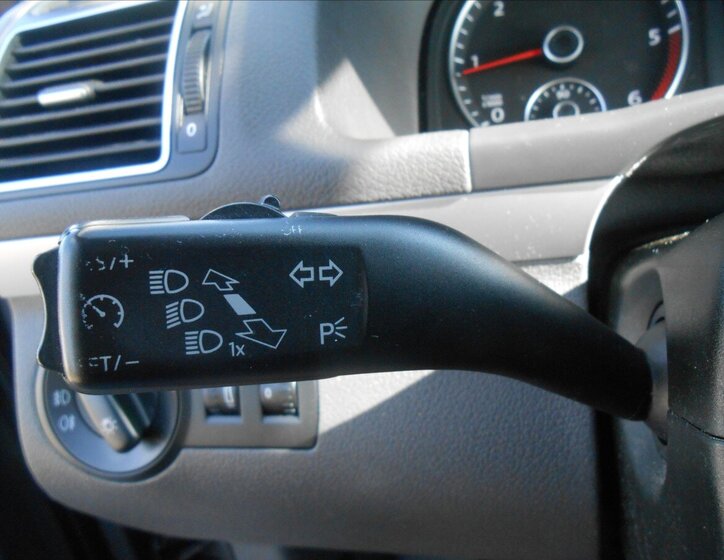 Volkswagen Touran MPV 1,6 l 77 kw