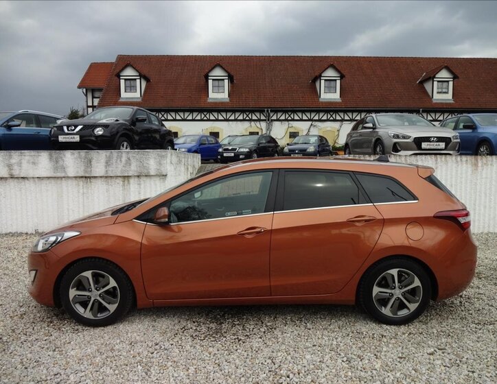 Hyundai i30 Kombi 1,6 l 99 kw