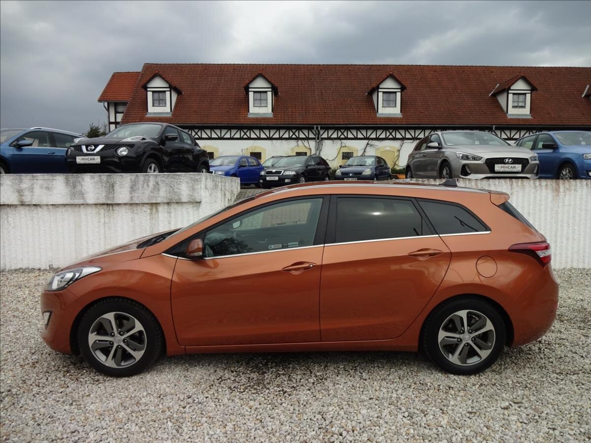 Hyundai i30 Kombi 1,6 l 99 kw