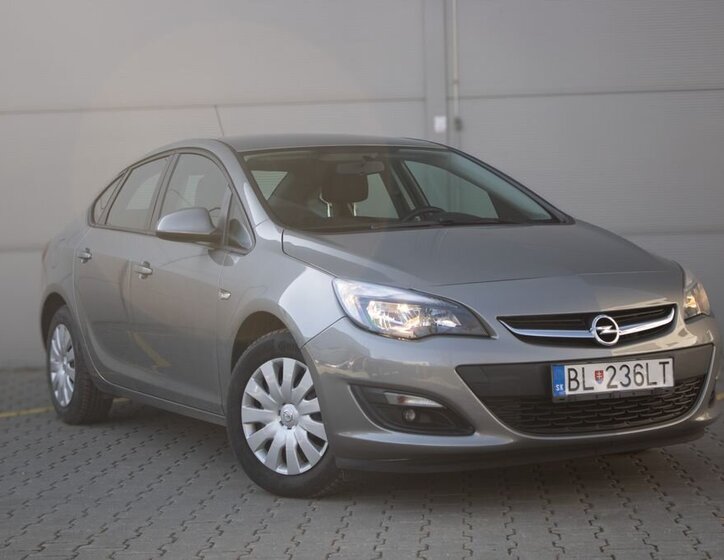 Opel Astra Sedan / Limuzína 1,4 l 103 kw