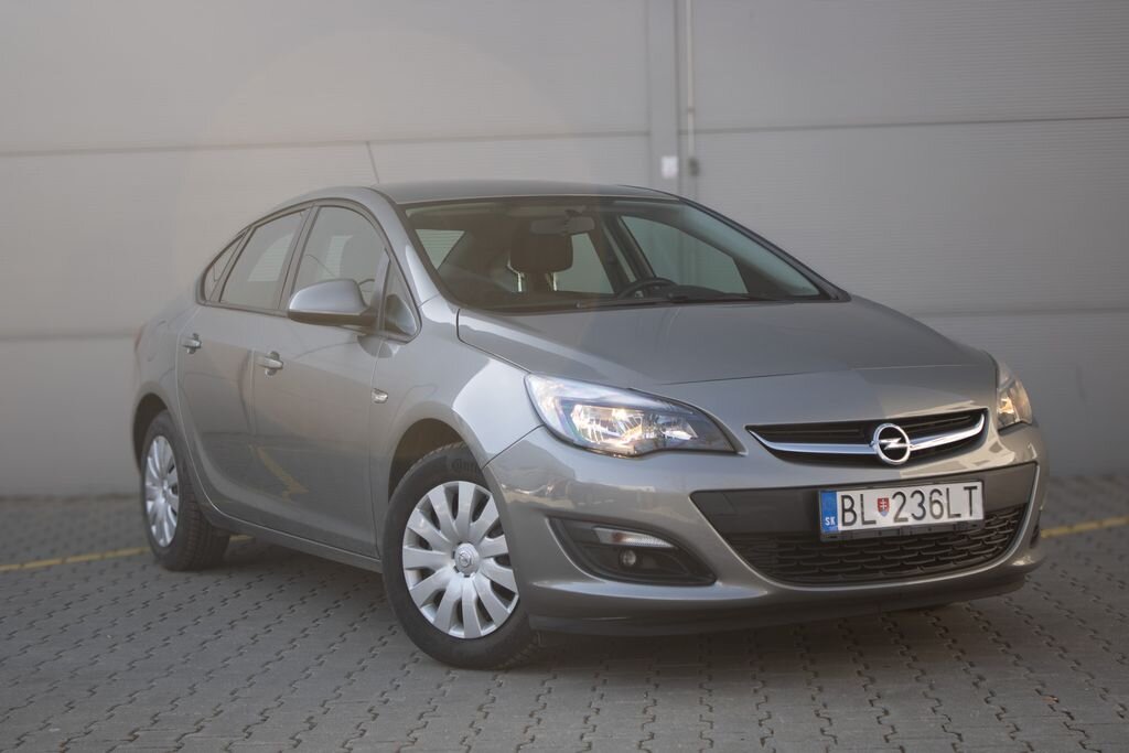 Opel Astra Sedan / Limuzína 1,4 l 103 kw