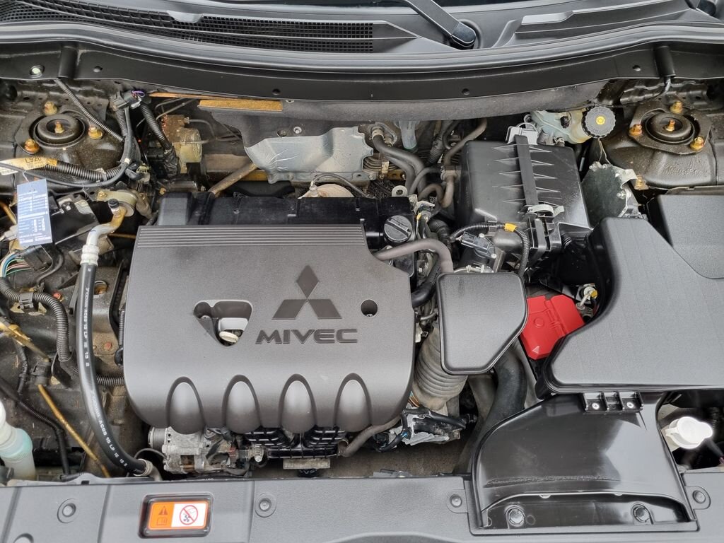 Mitsubishi Outlander SUV 2,0 l 110 kw