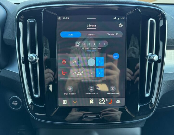 Volvo XC40 SUV / Terénní 2,0 l 120 kw