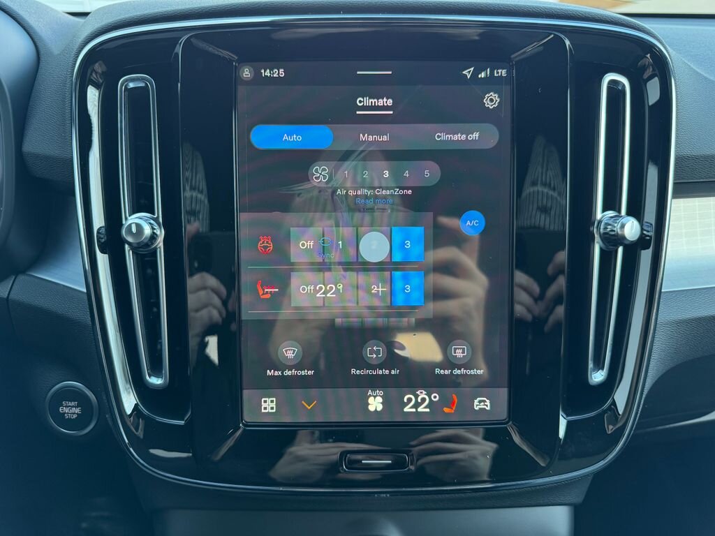 Volvo XC40 SUV / Terénní 2,0 l 120 kw