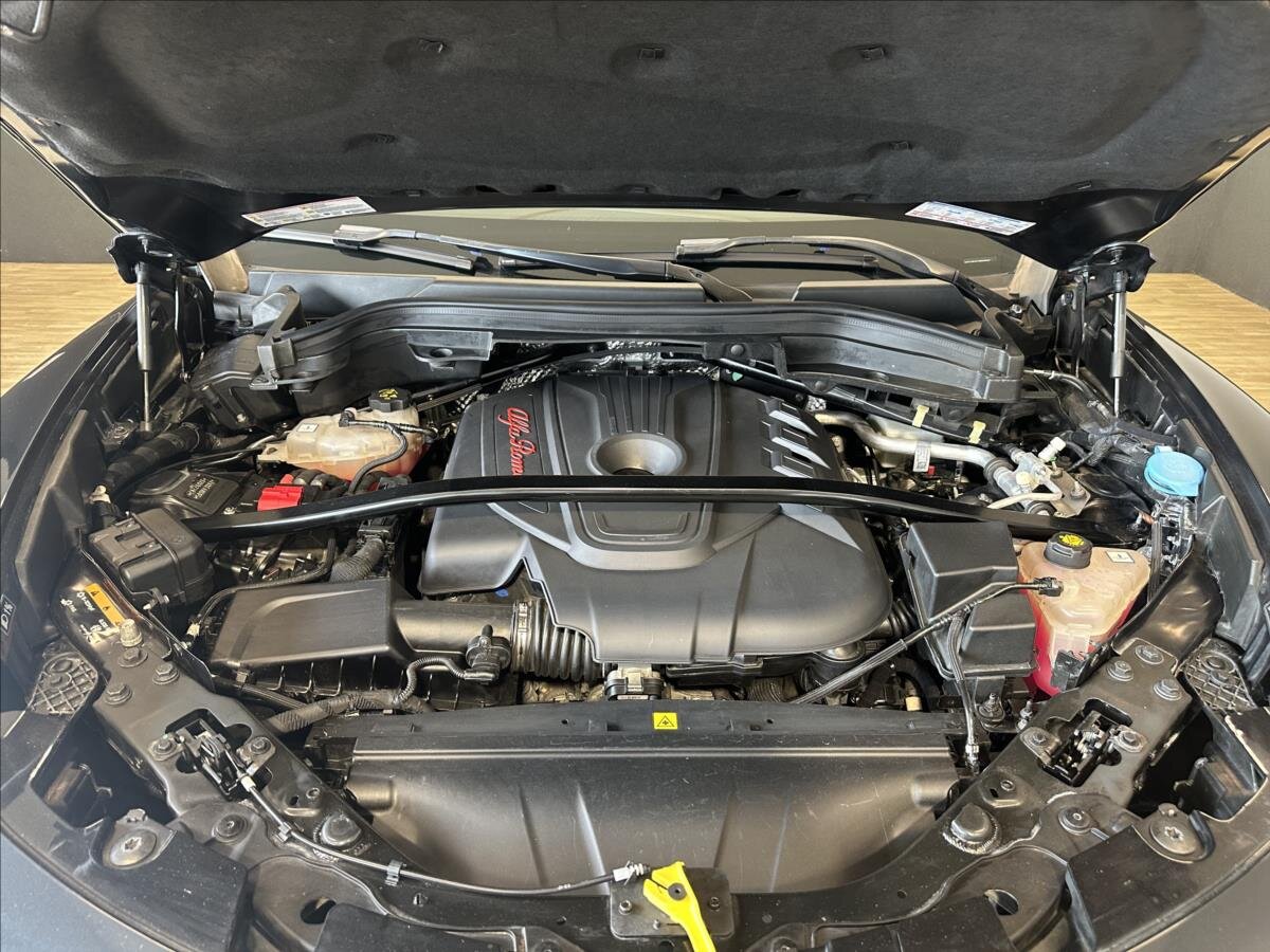 Alfa Romeo Stelvio SUV / Terénní 2,1 l 154 kw