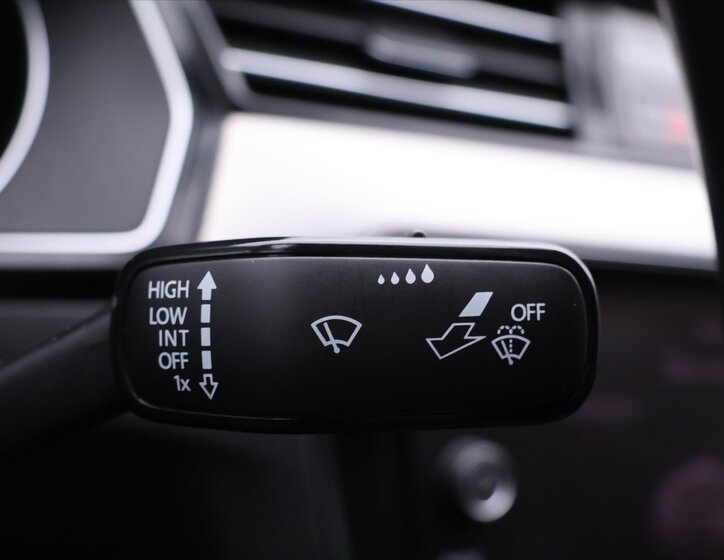 Volkswagen Passat Sedan / Limuzína 2,0 l 140 kw