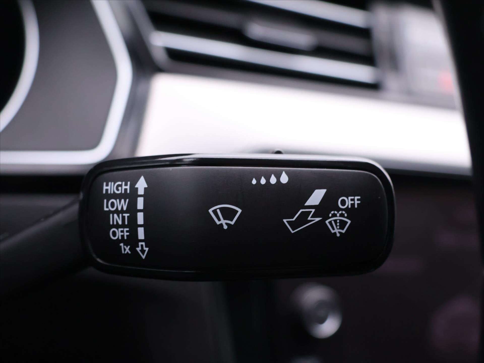 Volkswagen Passat Sedan / Limuzína 2,0 l 140 kw