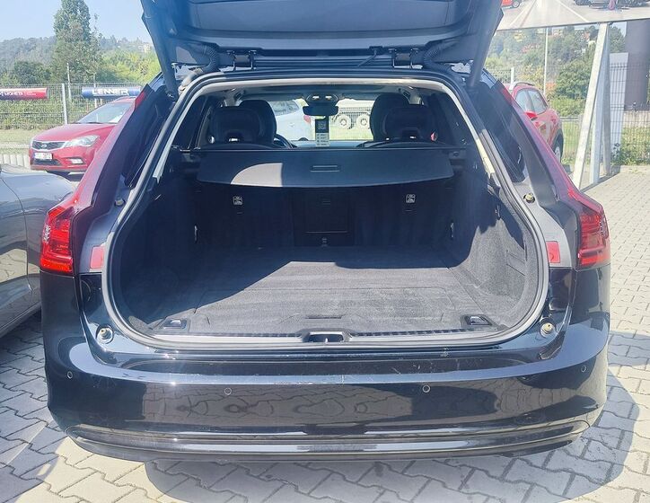 Volvo V90 9