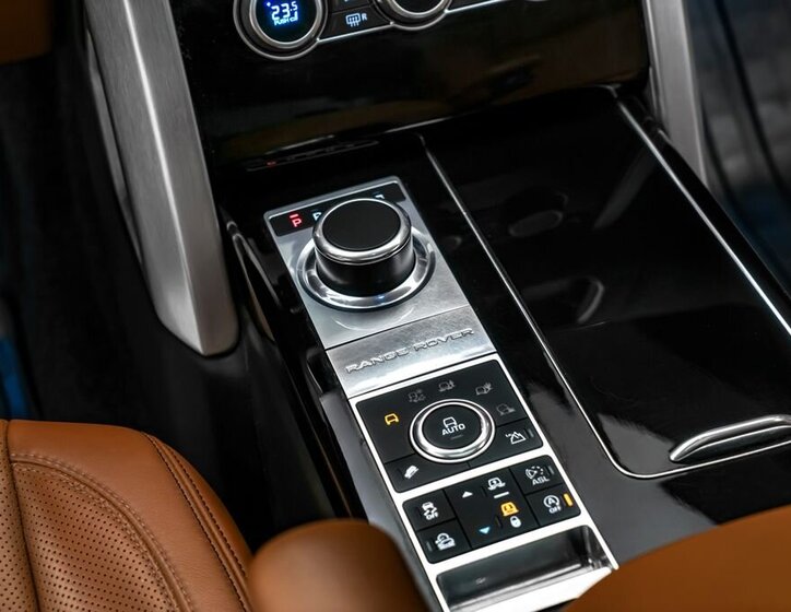 Land Rover Range Rover SUV 4,4 l 250 kw