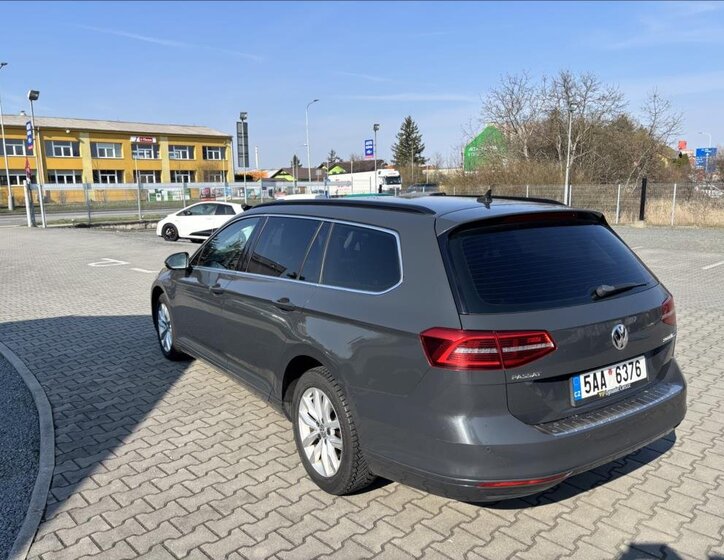 Volkswagen Passat Kombi 2,0 l 110 kw