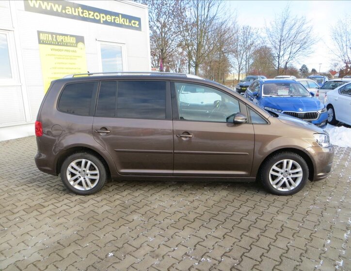 Volkswagen Touran 9