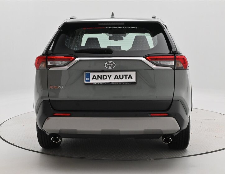 Toyota RAV4 SUV / Terénní 2,0 l 129 kw
