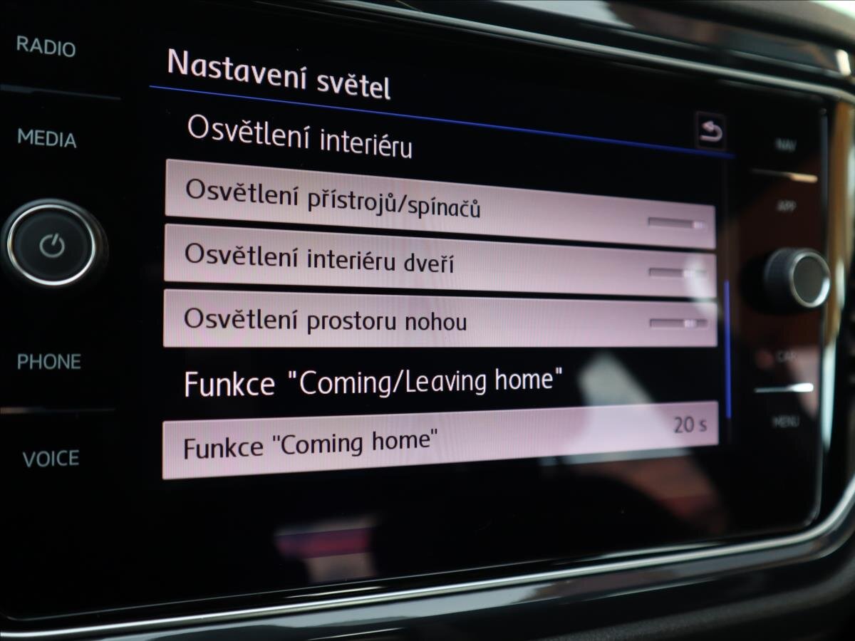 Volkswagen T-Roc CUV 1,5 l 110 kw