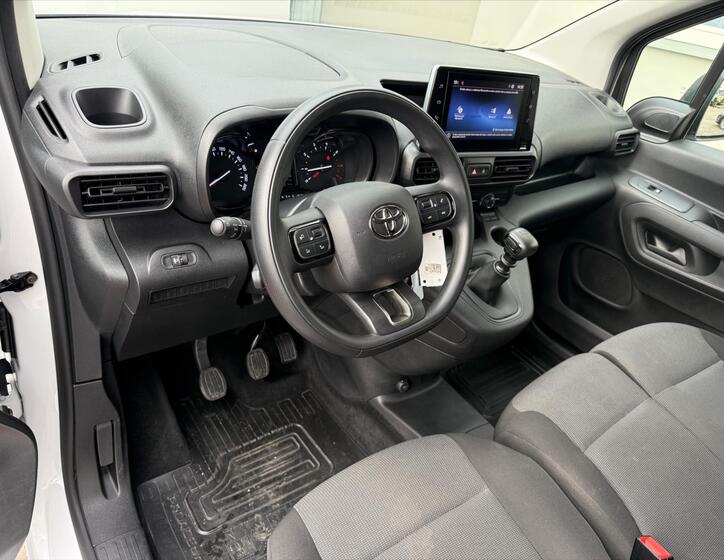Toyota ProAce City 8