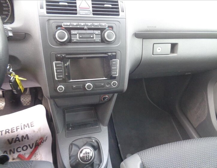 Volkswagen Touran Kombi 1,4 l 110 kw