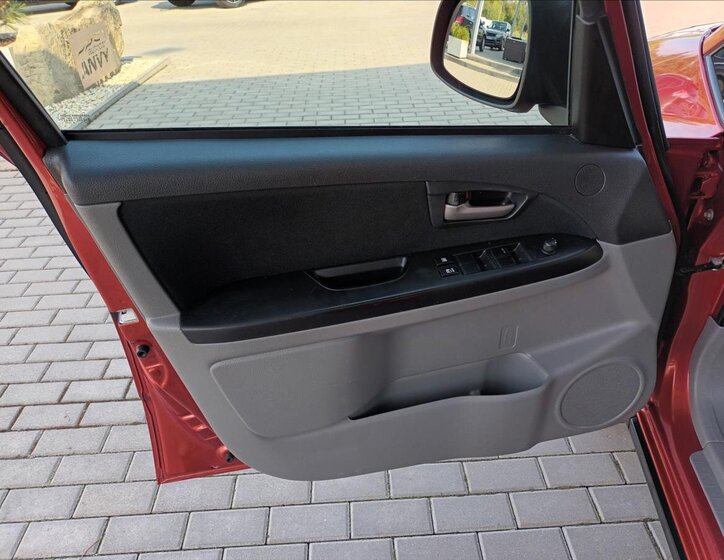 Suzuki SX4 Hatchback 1,6 l 79 kw