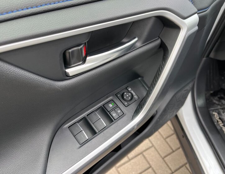 Toyota RAV4 SUV 2,5 l 131 kw