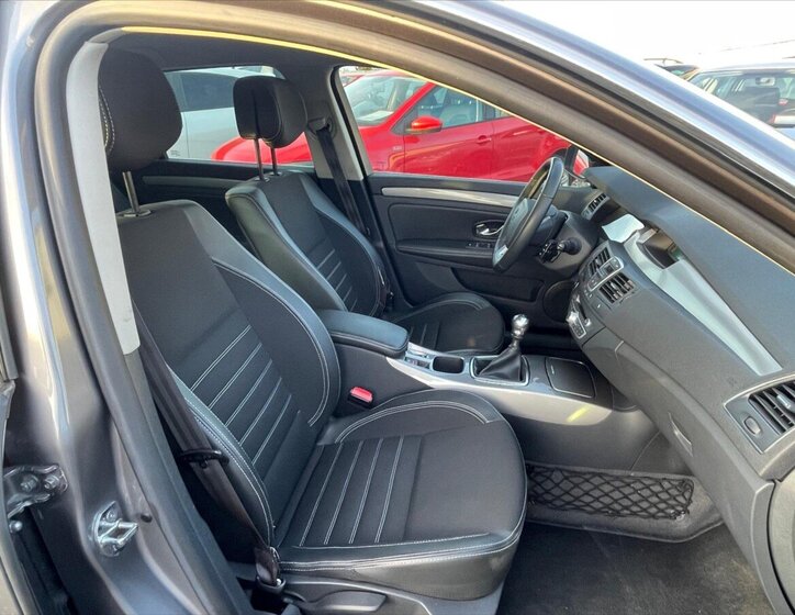 Renault Laguna Kombi 2,0 l 103 kw